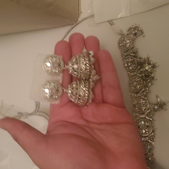 NWOT Silver 3 Piece INDIAN PAKISTANI Jewellery SET Jhumka Tika, Necklace - Picture 2 of 4